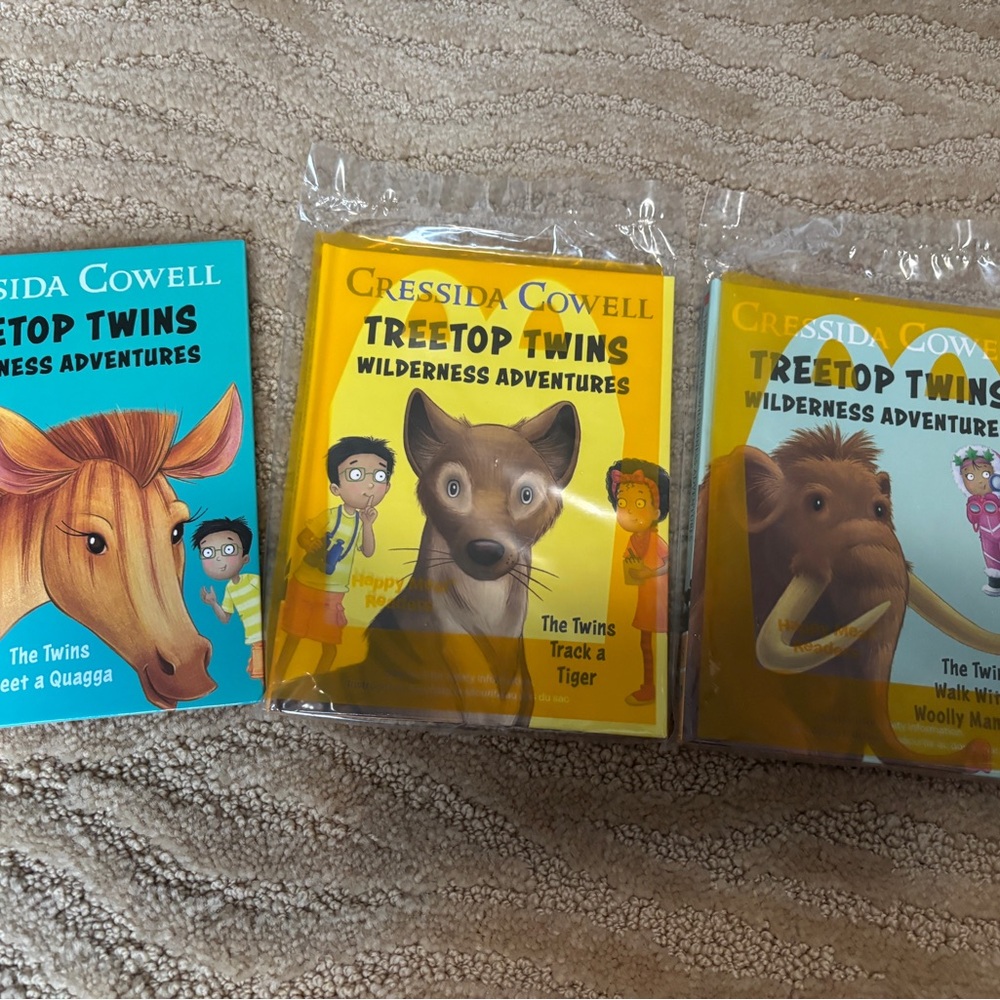 Treetop Twins Adventure Book mini Set - Blue, Yellow, Orange